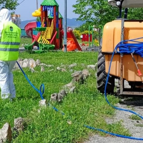 İlçemiz genelindedeki sulak alanlar ve kırsal bölgelerde Sinekle mücadele Larvasit uygulamaları devam etmektedir.