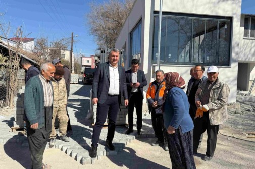 Çiftlik Mahallesinde Yol Parke Çalışmaları Devam Ediyor