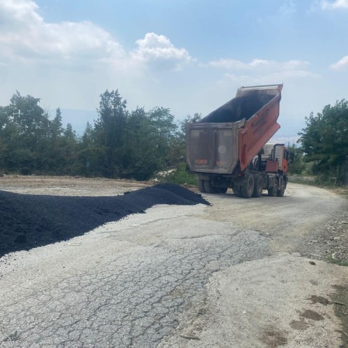 Yayla yollarımızda sıcak asfaltma çalışmaları başlamıştır.