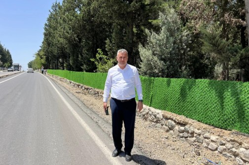 İlçemizin girişinde kaldırım ve çevre düzenleme çalışmalarımız başlamıştır.